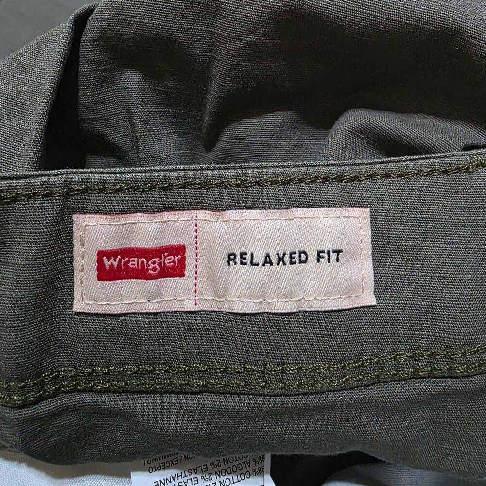 Wrangler Ripstop Cargo Stretch Shorts Tech Relaxed Fit Men's Sz 42, 44, 48 Green - Picture 4 of 7